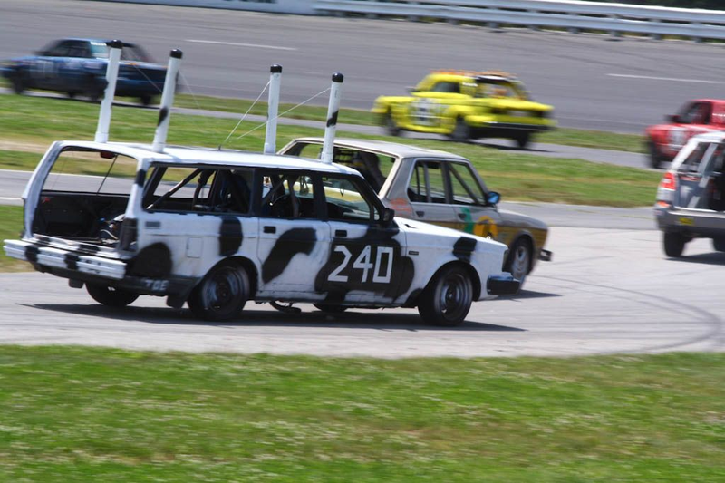 Illustration for article titled The 24 Hours Of LeMons New England 2009 Über Gallery, Part 2